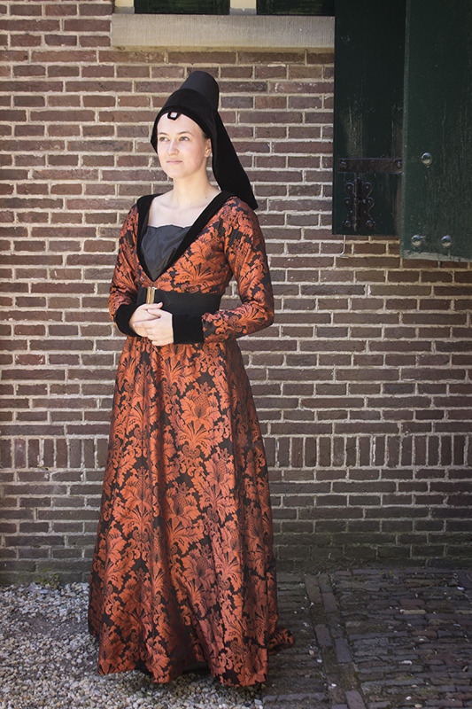 burgundian dress